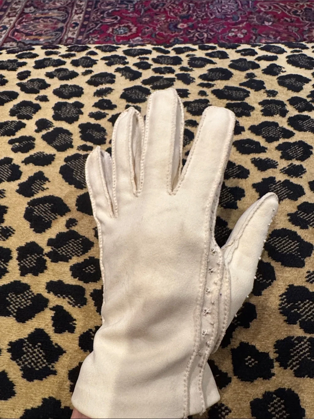 Classic Women's Cream Suede Gloves